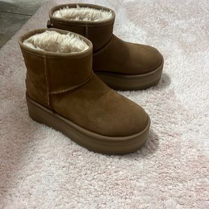 Ugg platform